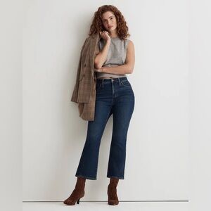 [NWT] Madewell | Petite Curvy Kick Out Crop Jeans in Colleton Wash, P24